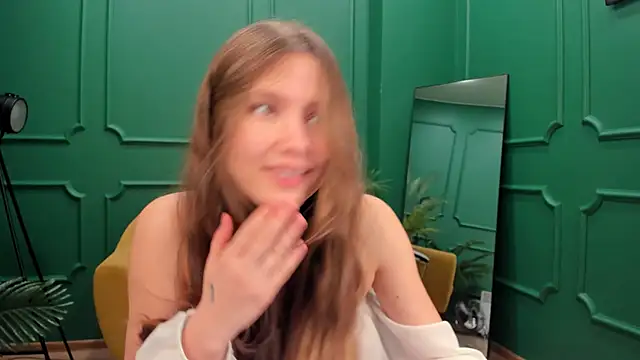 Snapshot of MaryannSoftt chatting on January 2025 03:36:01 PM MaryannSoftt online show from January 2025 03:36:01 PM