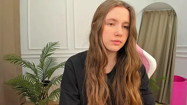 Snapshot of MaryannSoftt chatting on March 2025 06:21:02 PM MaryannSoftt online show from March 2025 06:21:02 PM