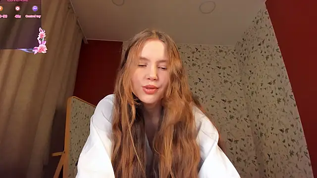 Snapshot of MaryannSoftt chatting on November 2025 04:20:02 PM MaryannSoftt online show from November 2025 04:20:02 PM