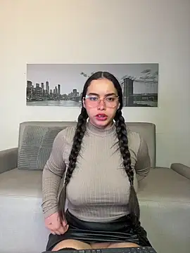 SophieRoyals online show from May 2026 12:10:01 PM