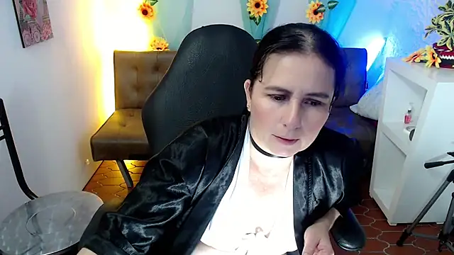 victoria jones online show from March 2025 01:28:01 PM