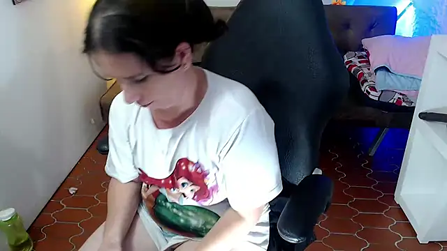 victoria jones online show from March 2025 05:02:02 PM