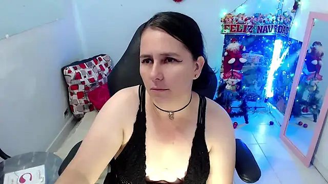 victoria jones online show from December 2025 02:57:02 PM