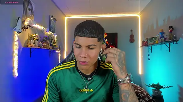 Damian latinxxx online show from July 2026 09:00:02 AM