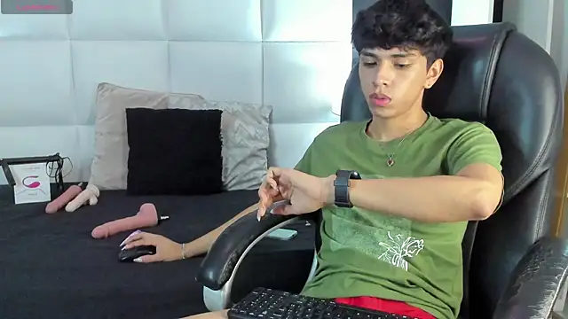 Santy carrington online show from December 2024 11:24:01 PM