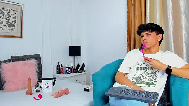 Santy carrington online show from January 2025 12:02:01 AM