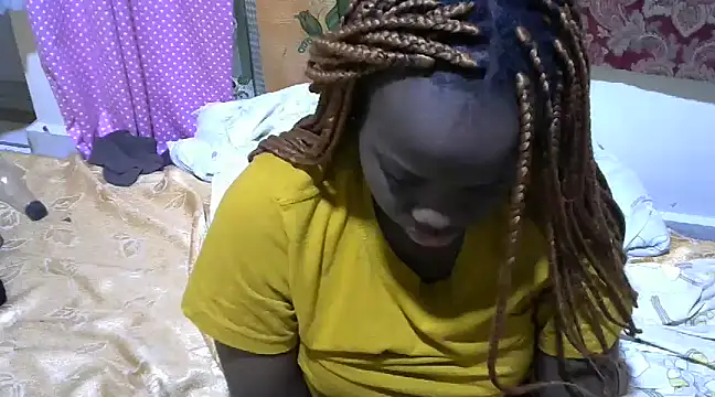 Snapshot of Thicky_kyla chatting on February 2025 03:48:01 AM Thicky kyla online show from February 2025 03:48:01 AM