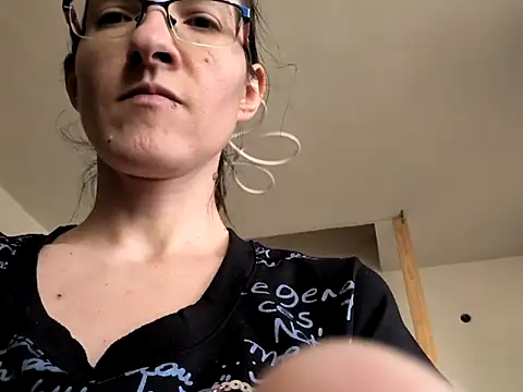 Snapshot of Milky_hairy_mommy chatting on February 2025 10:42:02 AM Milky hairy mommy online show from February 2025 10:42:02 AM