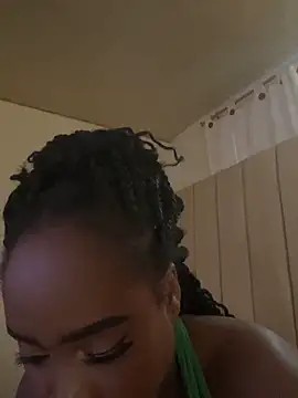 Britanymooree online show from March 2026 08:14:01 PM