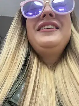 Snapshot of OlgaBuzzz chatting on March 2025 08:54:02 AM OlgaBuzzz online show from March 2025 08:54:02 AM