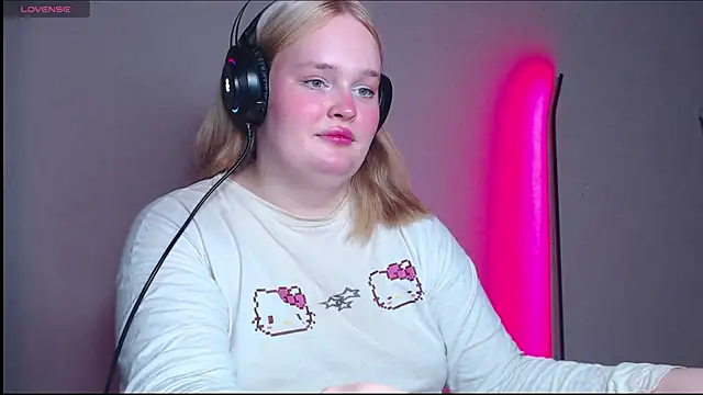 rozzhaos8 online show from October 2025 05:25:01 PM