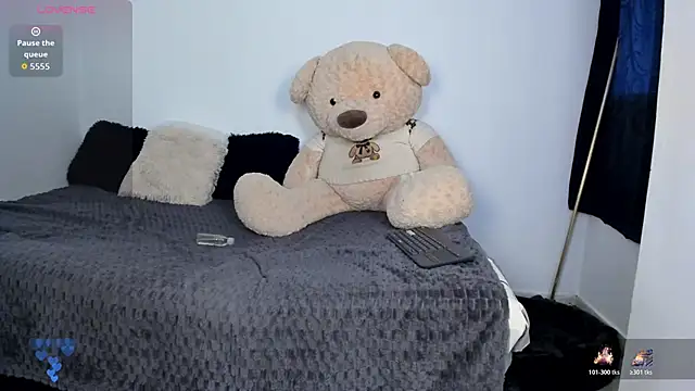 Snapshot of LittleParker chatting on May 2026 01:41:01 PM LittleParker online show from May 2026 01:41:01 PM