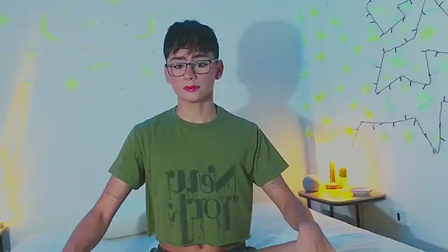 Snapshot of arnold_laurent_ chatting on February 2025 12:09:01 AM arnold laurent online show from February 2025 12:09:01 AM