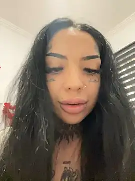 CreamyInkky  online show from December 2024 01:49:02 PM