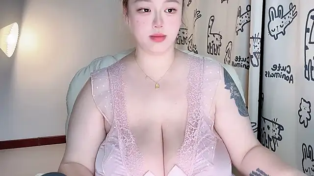 Snapshot of 520-vivo chatting on October 2025 03:52:01 PM 520-vivo online show from October 2025 03:52:01 PM