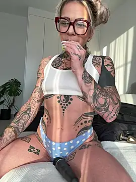 Divina X  online show from May 2026 04:12:01 PM
