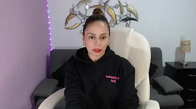 NicoleKitty  online show from February 2025 12:52:02 AM