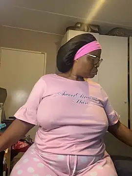 Nomthie online show from December 2025 04:11:02 AM