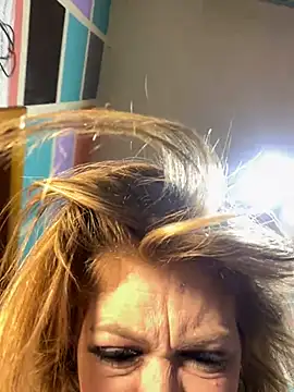 Snapshot of Blondebeauty6996 chatting on December 2024 08:30:02 AM Blondebeauty6996 online show from December 2024 08:30:02 AM