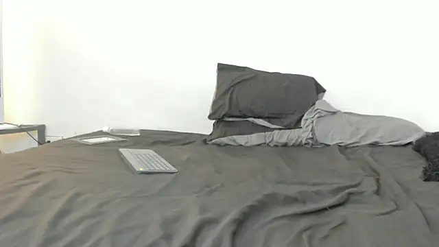 Snapshot of evanandsunny chatting on March 2025 06:11:02 PM evanandsunny online show from March 2025 06:11:02 PM