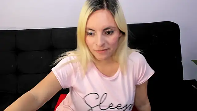 Snapshot of Kathia_Brooks_ chatting on January 2025 07:38:02 PM Kathia Brooks online show from January 2025 07:38:02 PM