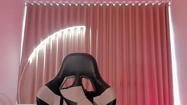 SavannahWildee online show from October 2025 12:14:02 PM