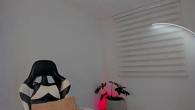 SavannahWildee online show from July 2026 10:46:01 AM