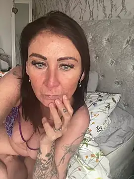 Snapshot of Naughtynanny75 chatting on January 2025 01:43:01 PM Naughtynanny75 online show from January 2025 01:43:01 PM