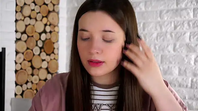 LowOncoming online show from September 2025 01:39:02 AM