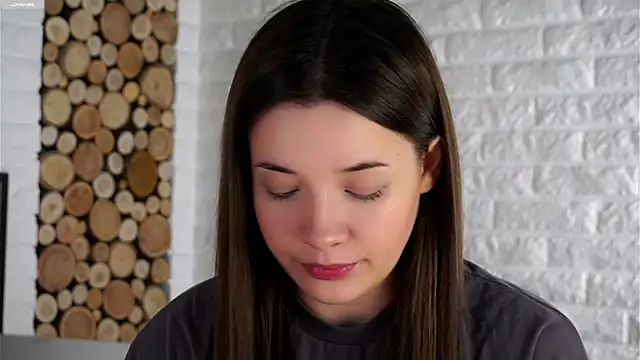 LowOncoming online show from October 2025 01:39:02 AM