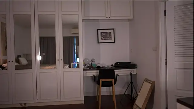 Snapshot of ValerieHill chatting on December 2025 02:07:02 AM ValerieHill online show from December 2025 02:07:02 AM