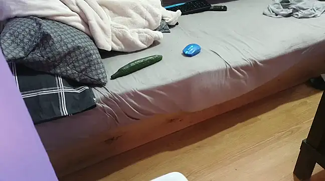 Snapshot of eblata04 chatting on March 2025 03:44:01 AM eblata04 online show from March 2025 03:44:01 AM