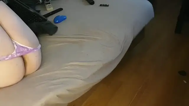 Snapshot of eblata04 chatting on October 2025 12:29:01 AM eblata04 online show from October 2025 12:29:01 AM