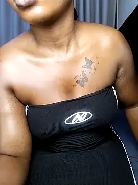 Hugemassivebootie online show from April 2026 07:25:01 PM