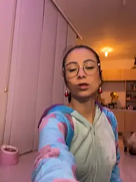 Snapshot of juanasnz99 chatting on December 2024 05:05:02 AM juanasnz99 online show from December 2024 05:05:02 AM