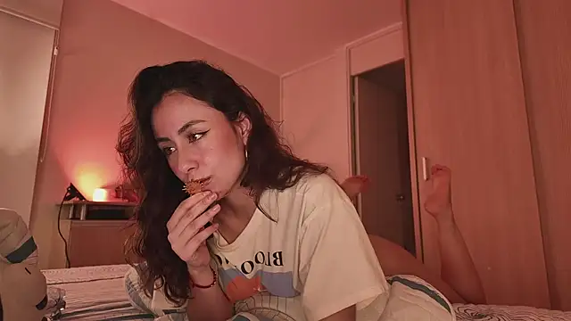 Snapshot of juanasnz99 chatting on November 2025 04:56:01 AM juanasnz99 online show from November 2025 04:56:01 AM