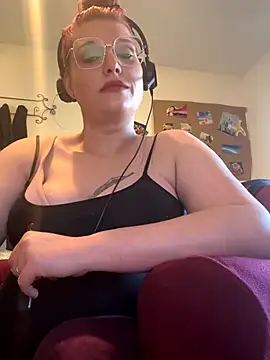 Lalalynn online show from November 2025 07:46:02 PM