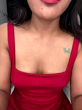 Snapshot of LeisyXO chatting on December 2024 11:51:01 PM LeisyXO online show from December 2024 11:51:01 PM