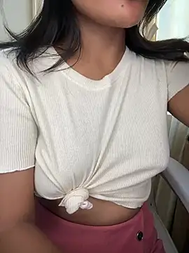 Snapshot of LeisyXO chatting on February 2025 01:45:01 AM LeisyXO online show from February 2025 01:45:01 AM