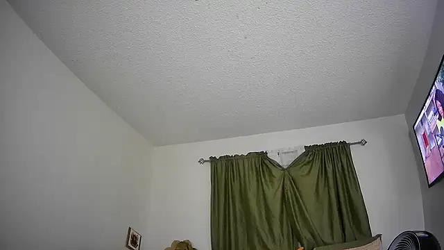 JooveyRose online show from October 2025 01:18:01 PM