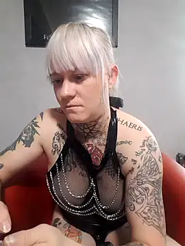 poussichienne online show from September 2025 03:56:02 PM