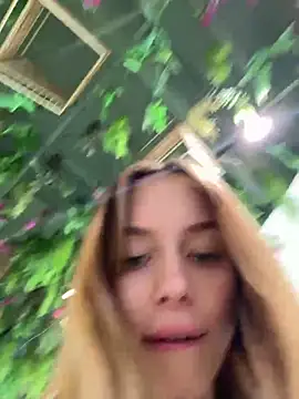 Snapshot of enjoy_my_beauty chatting on December 2024 05:07:02 AM enjoy my beauty online show from December 2024 05:07:02 AM