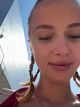 Snapshot of enjoy_my_beauty chatting on December 2024 07:33:02 AM enjoy my beauty online show from December 2024 07:33:02 AM