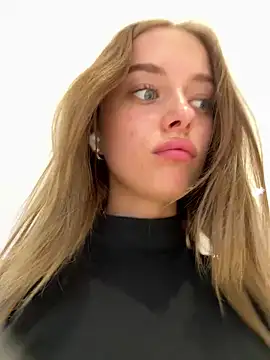 Snapshot of enjoy_my_beauty chatting on February 2025 04:18:02 AM enjoy my beauty online show from February 2025 04:18:02 AM