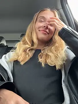 Snapshot of enjoy_my_beauty chatting on October 2025 07:08:01 AM enjoy my beauty online show from October 2025 07:08:01 AM