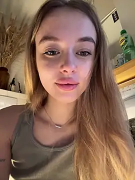 Snapshot of enjoy_my_beauty chatting on March 2026 06:30:02 AM enjoy my beauty online show from March 2026 06:30:02 AM