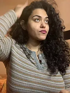 Snapshot of Curvydesifromgermany chatting on January 2025 04:44:02 PM Curvydesifromgermany online show from January 2025 04:44:02 PM