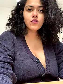 Snapshot of Curvydesifromgermany chatting on October 2025 12:36:01 PM Curvydesifromgermany online show from October 2025 12:36:01 PM