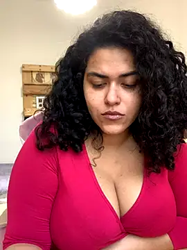 Snapshot of Curvydesifromgermany chatting on December 2025 02:00:01 PM Curvydesifromgermany online show from December 2025 02:00:01 PM