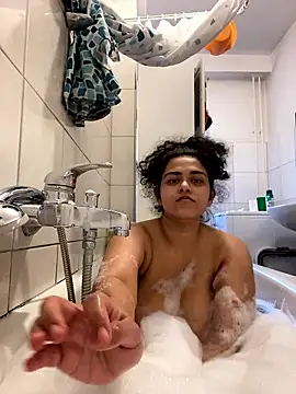 Snapshot of Curvydesifromgermany chatting on January 2026 02:54:02 PM Curvydesifromgermany online show from January 2026 02:54:02 PM